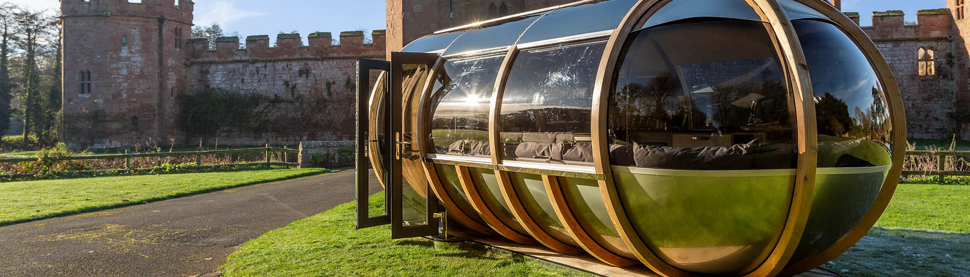 Ornate Garden Outdoor Bar Pod